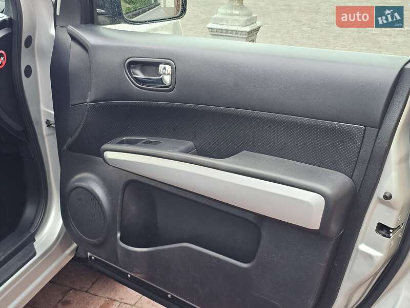 Внедорожник / Кроссовер Nissan X-Trail 2012 в Стрые