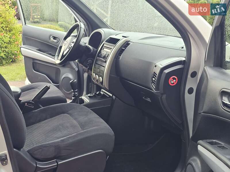 Внедорожник / Кроссовер Nissan X-Trail 2012 в Стрые