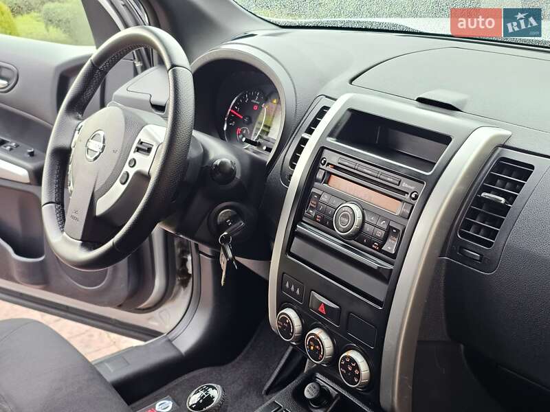 Внедорожник / Кроссовер Nissan X-Trail 2012 в Стрые