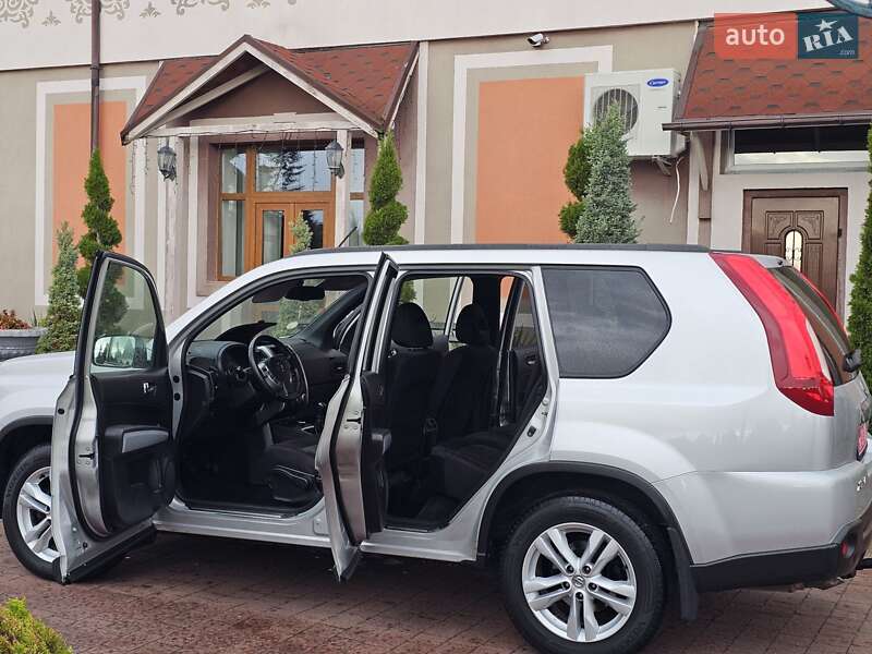 Внедорожник / Кроссовер Nissan X-Trail 2012 в Стрые