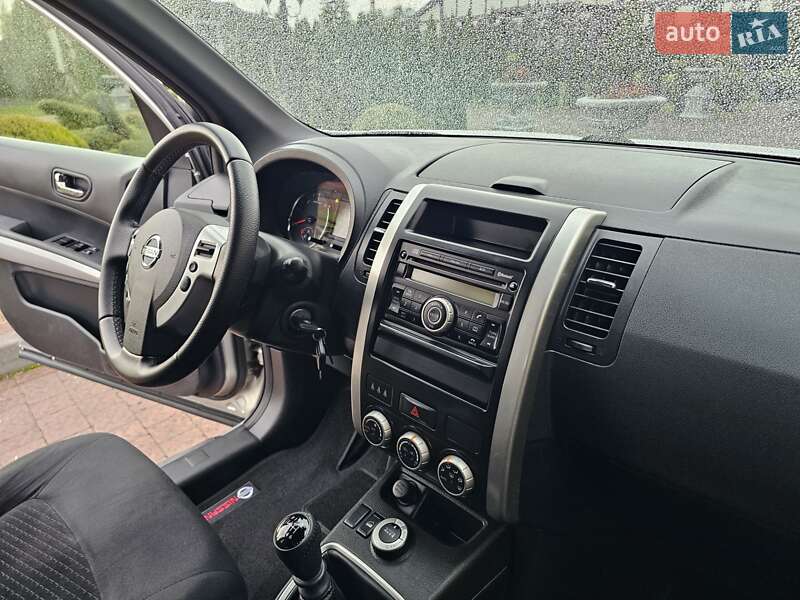 Внедорожник / Кроссовер Nissan X-Trail 2012 в Стрые