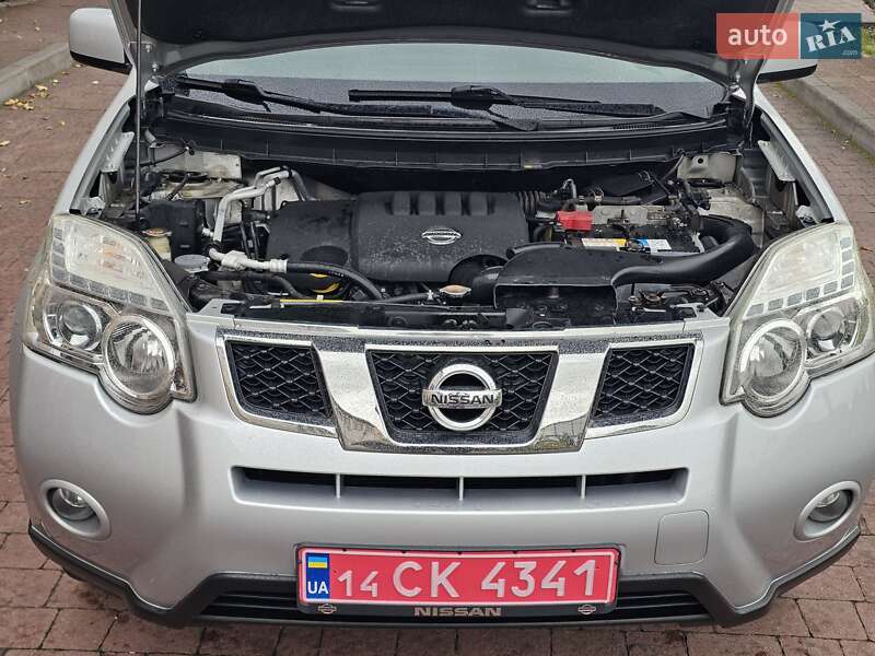 Внедорожник / Кроссовер Nissan X-Trail 2012 в Стрые