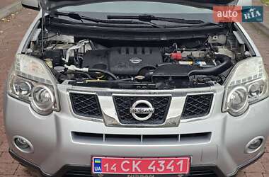 Внедорожник / Кроссовер Nissan X-Trail 2012 в 
