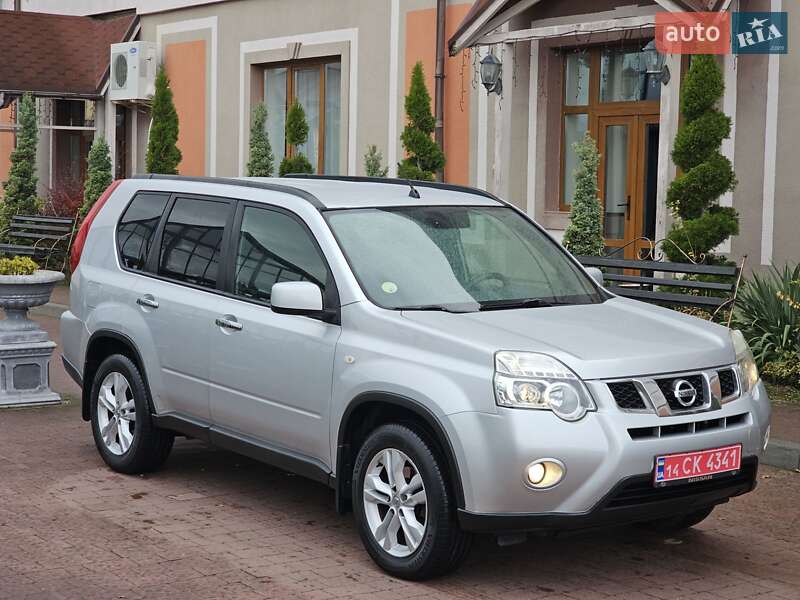 Внедорожник / Кроссовер Nissan X-Trail 2012 в Стрые