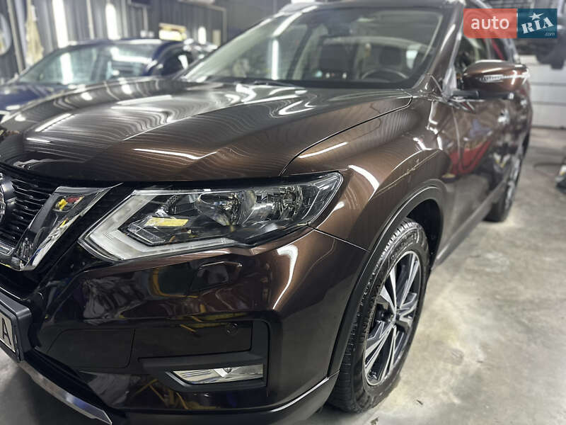 Внедорожник / Кроссовер Nissan X-Trail 2017 в Киеве