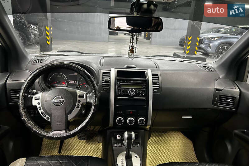 Внедорожник / Кроссовер Nissan X-Trail 2011 в Черновцах