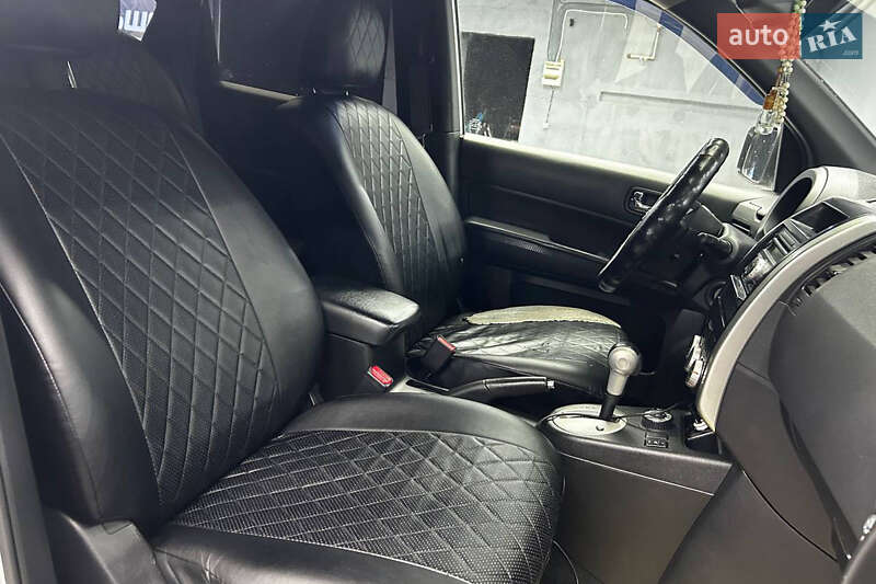 Внедорожник / Кроссовер Nissan X-Trail 2011 в Черновцах
