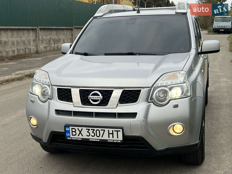 Позашляховик / Кросовер Nissan X-Trail 2014 в Києві