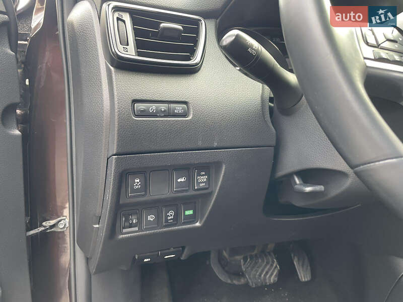 Внедорожник / Кроссовер Nissan X-Trail 2018 в Киеве