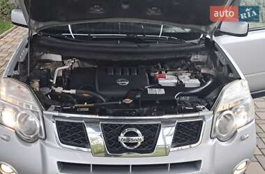 Внедорожник / Кроссовер Nissan X-Trail 2012 в 