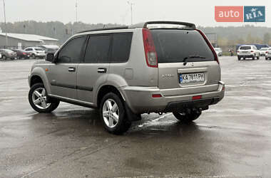 Позашляховик / Кросовер Nissan X-Trail 2003 в 