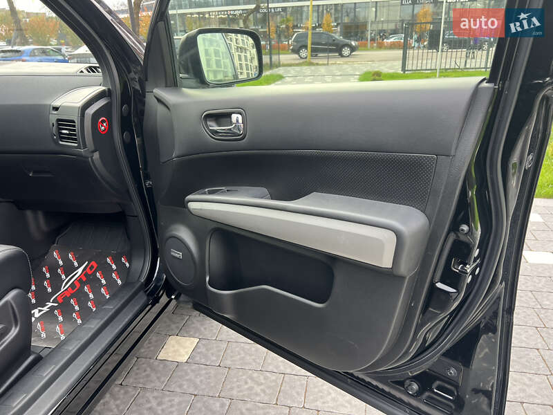 Позашляховик / Кросовер Nissan X-Trail 2012 в Ужгороді