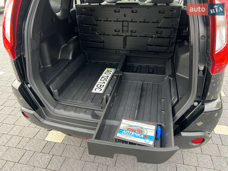 Позашляховик / Кросовер Nissan X-Trail 2012 в Ужгороді