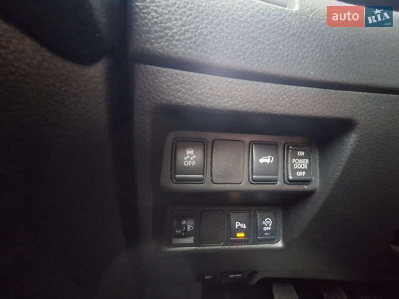 Позашляховик / Кросовер Nissan X-Trail 2016 в Луцьку