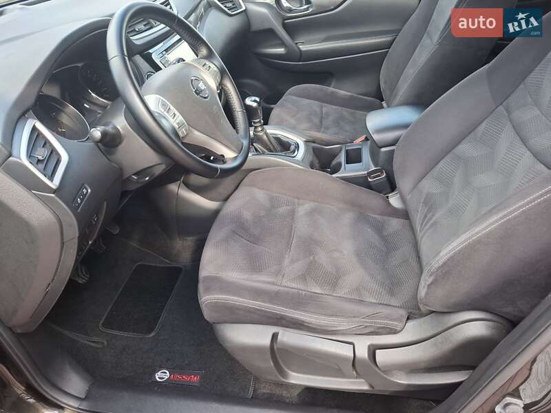 Позашляховик / Кросовер Nissan X-Trail 2016 в Луцьку