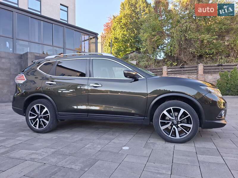 Позашляховик / Кросовер Nissan X-Trail 2016 в Луцьку