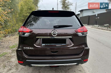 Внедорожник / Кроссовер Nissan X-Trail 2017 в 