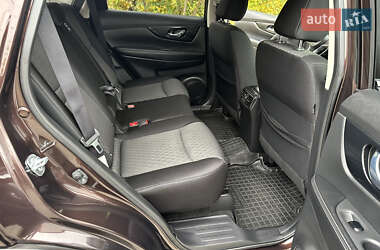 Внедорожник / Кроссовер Nissan X-Trail 2017 в 