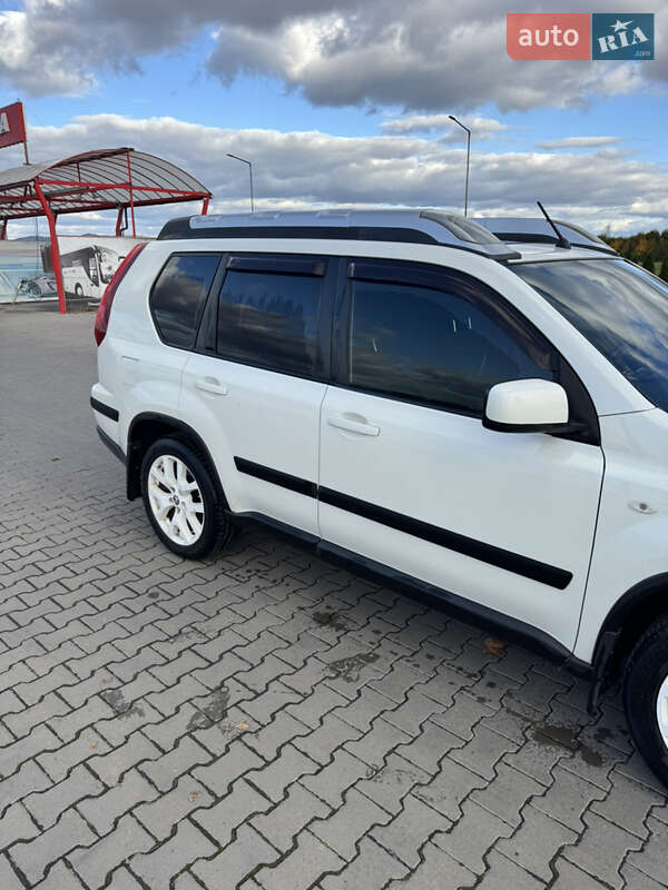 Позашляховик / Кросовер Nissan X-Trail 2013 в Тячеві