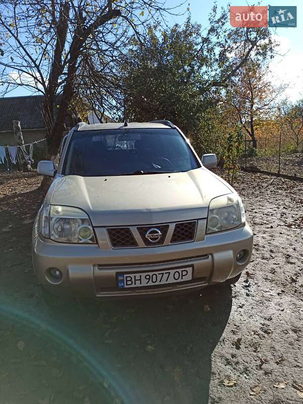 Внедорожник / Кроссовер Nissan X-Trail 2006 в  фото Внедорожник / Кроссовер Nissan X-Trail 2006 в