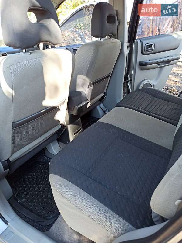 Позашляховик / Кросовер Nissan X-Trail 2006 в Ізяславі