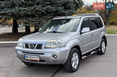 Внедорожник / Кроссовер Nissan X-Trail 2003 в  фото 2 Внедорожник / Кроссовер Nissan X-Trail 2003 в