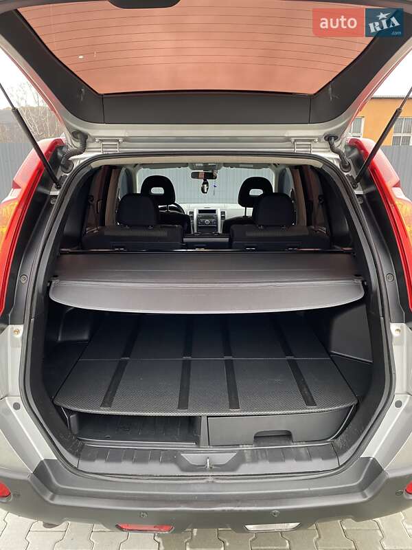 Внедорожник / Кроссовер Nissan X-Trail 2008 в Нововолынске