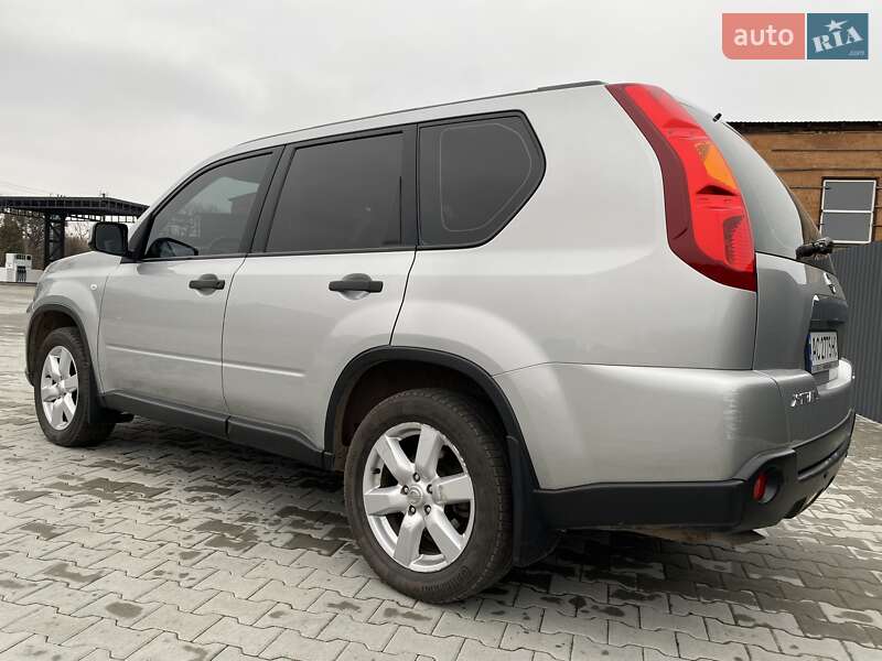 Внедорожник / Кроссовер Nissan X-Trail 2008 в Нововолынске