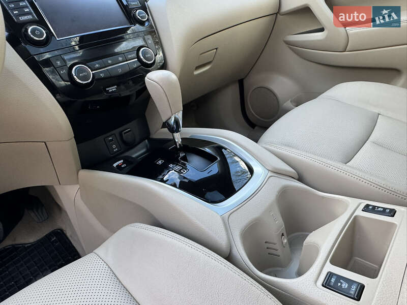 Позашляховик / Кросовер Nissan X-Trail 2017 в Бердичеві