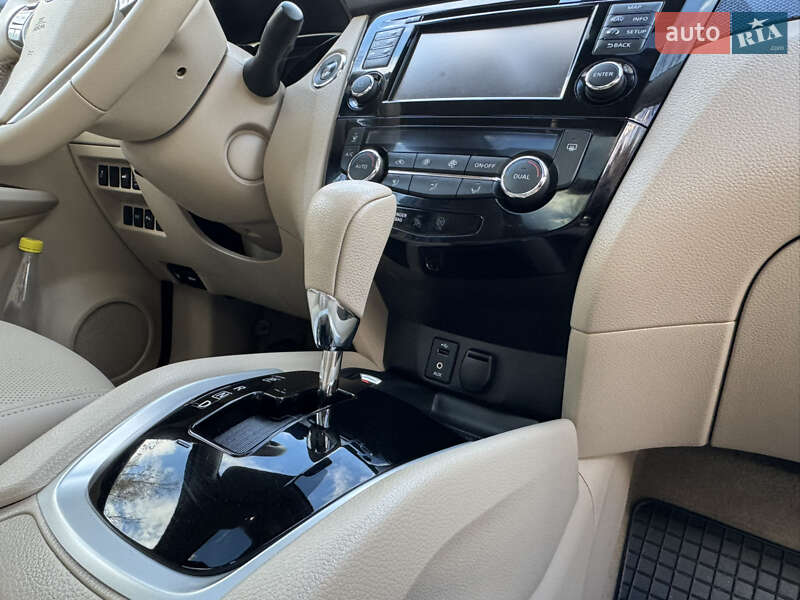 Позашляховик / Кросовер Nissan X-Trail 2017 в Бердичеві