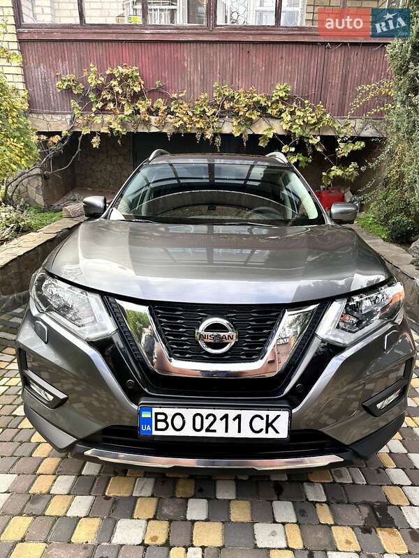 Внедорожник / Кроссовер Nissan X-Trail 2017 в Тернополе