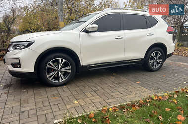 Позашляховик / Кросовер Nissan X-Trail 2018 в Чорнобаї