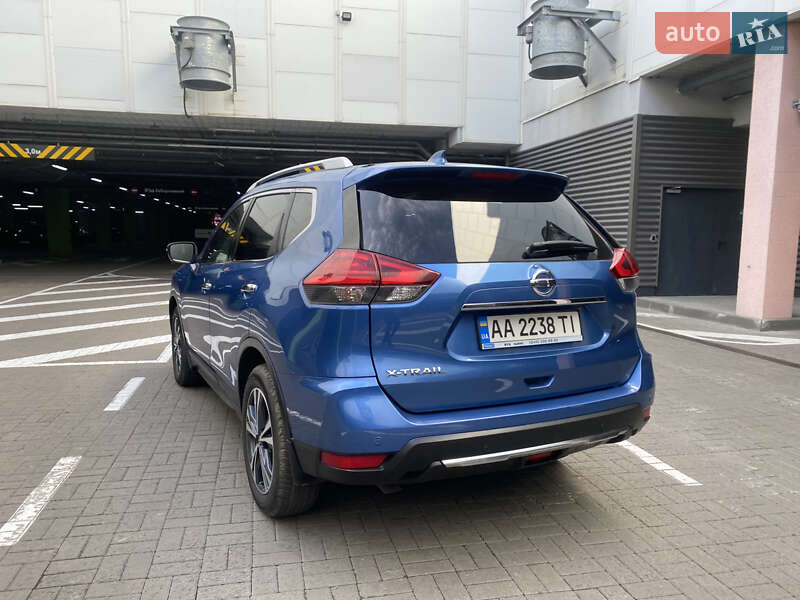 Внедорожник / Кроссовер Nissan X-Trail 2017 в Киеве