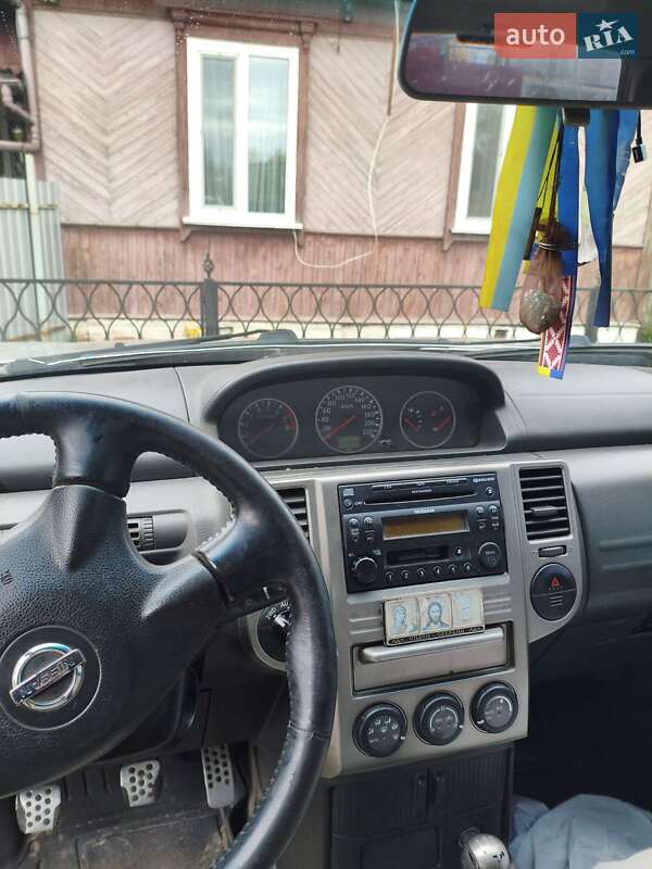 Внедорожник / Кроссовер Nissan X-Trail 2004 в Сновске