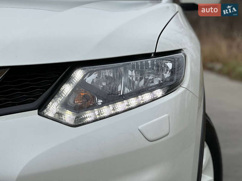 Внедорожник / Кроссовер Nissan X-Trail 2017 в Дрогобыче