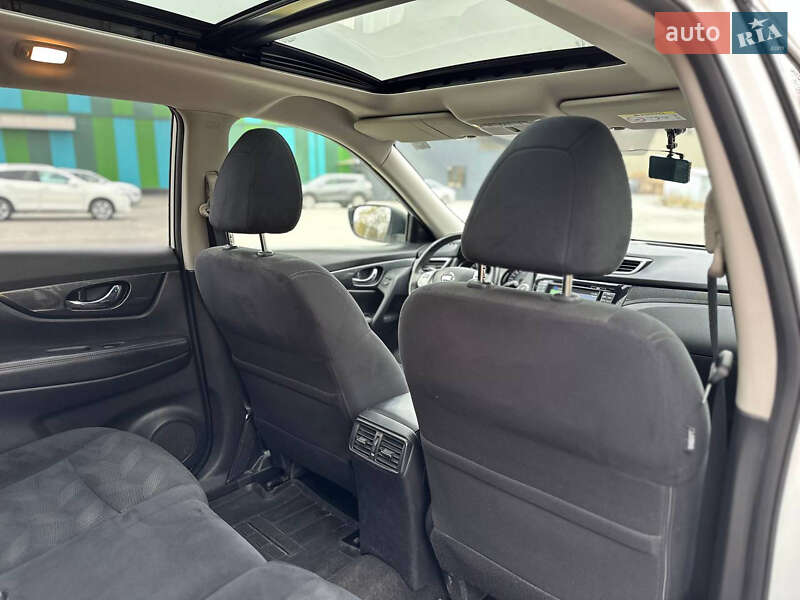 Внедорожник / Кроссовер Nissan X-Trail 2017 в Дрогобыче