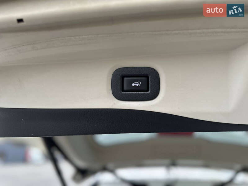 Внедорожник / Кроссовер Nissan X-Trail 2017 в Дрогобыче