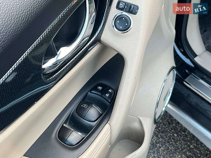 Внедорожник / Кроссовер Nissan X-Trail 2017 в Киеве