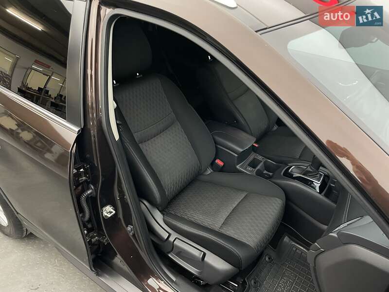 Внедорожник / Кроссовер Nissan X-Trail 2018 в Киеве фото 22 Внедорожник / Кроссовер Nissan X-Trail 2018 в Киеве