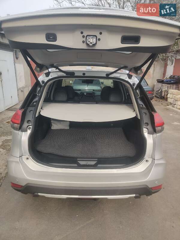 Внедорожник / Кроссовер Nissan X-Trail 2019 в Одессе