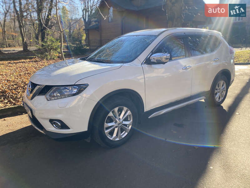 Внедорожник / Кроссовер Nissan X-Trail 2017 в Львове