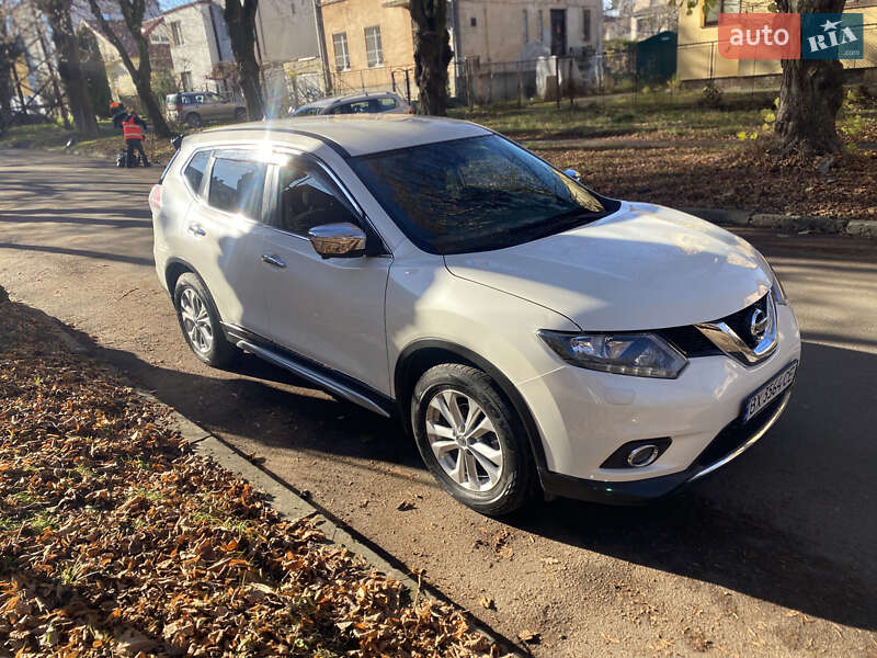Внедорожник / Кроссовер Nissan X-Trail 2017 в Львове