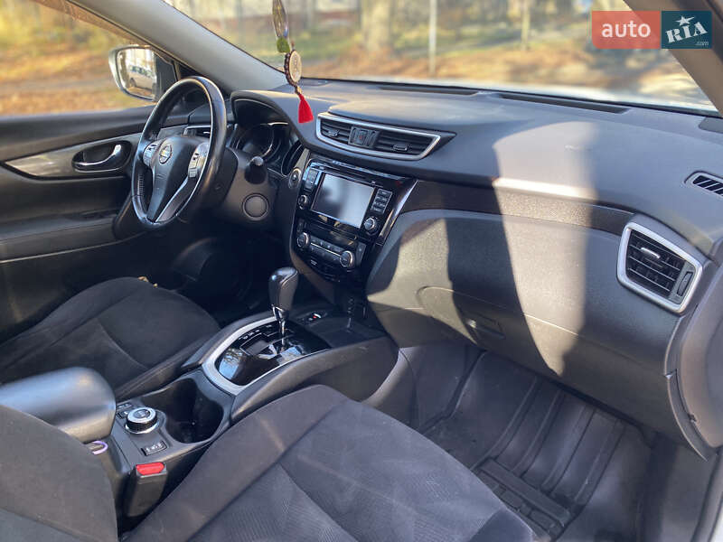 Внедорожник / Кроссовер Nissan X-Trail 2017 в Львове