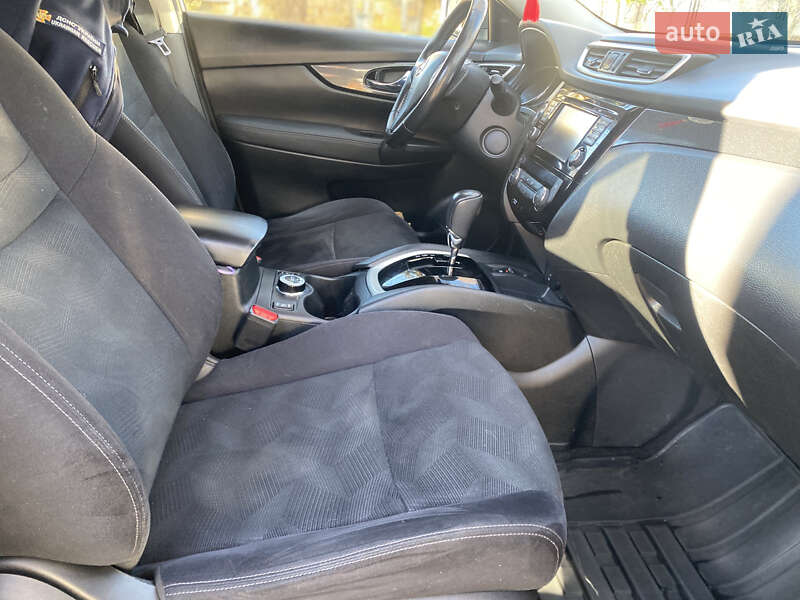 Внедорожник / Кроссовер Nissan X-Trail 2017 в Львове