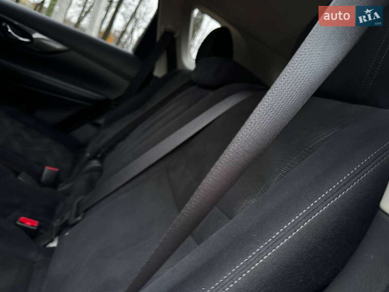 Внедорожник / Кроссовер Nissan X-Trail 2017 в Ахтырке