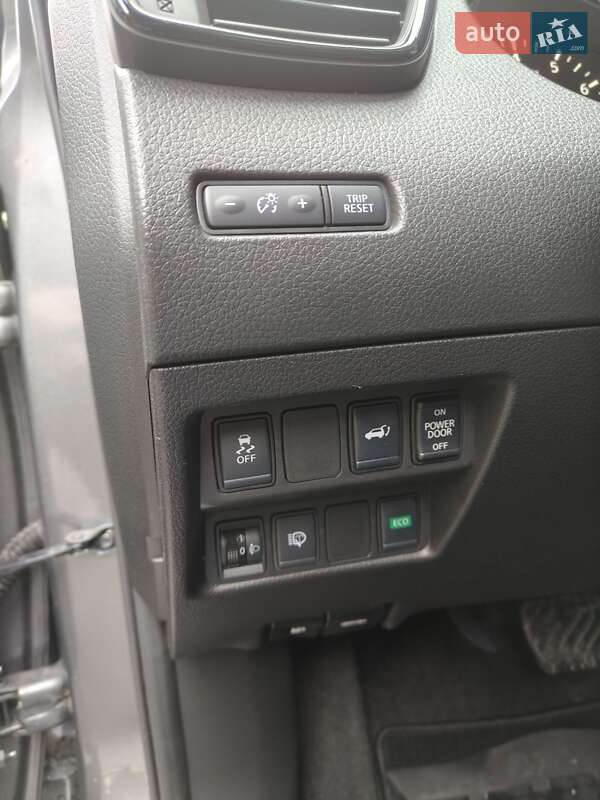 Внедорожник / Кроссовер Nissan X-Trail 2020 в Остроге