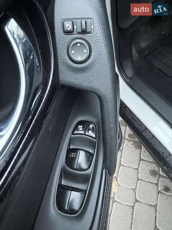 Внедорожник / Кроссовер Nissan X-Trail 2021 в Львове