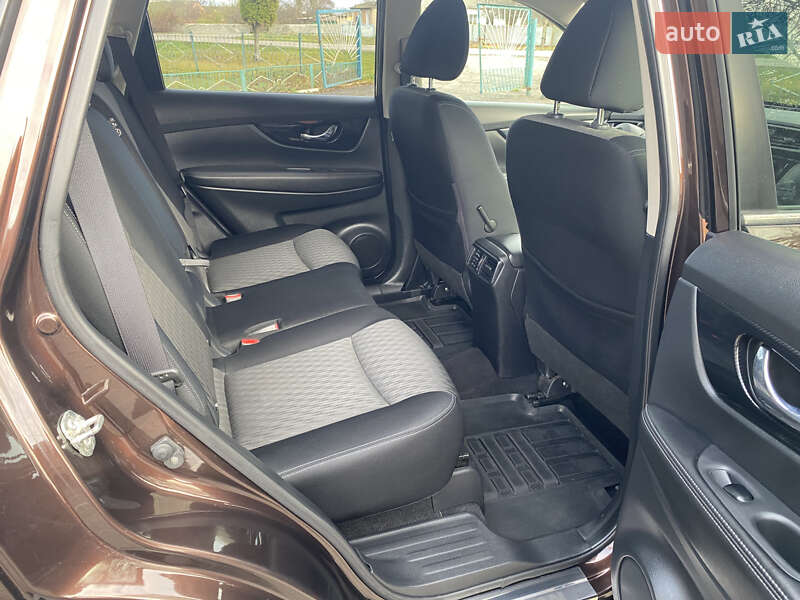 Внедорожник / Кроссовер Nissan X-Trail 2021 в Ромнах