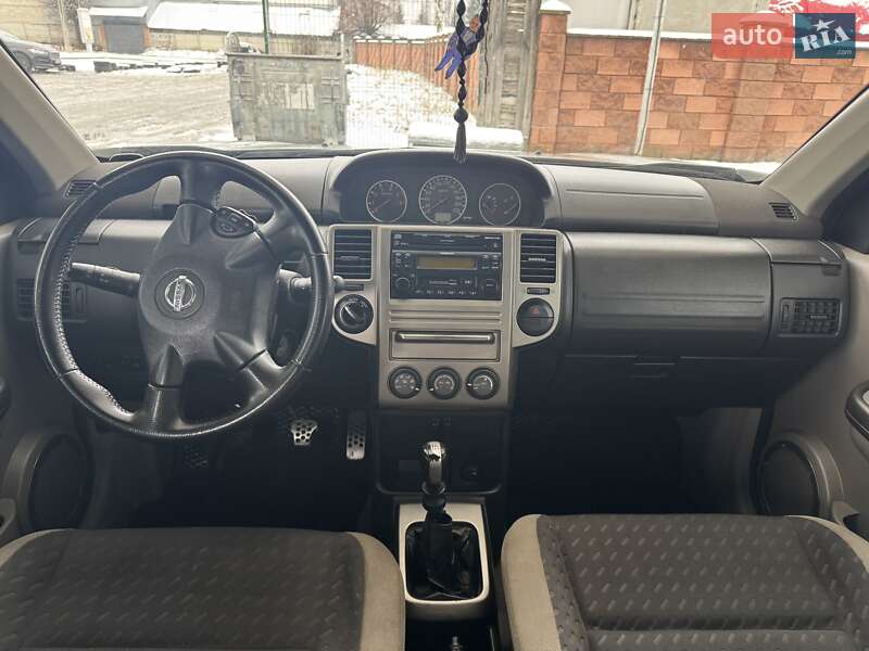 Внедорожник / Кроссовер Nissan X-Trail 2004 в Ровно