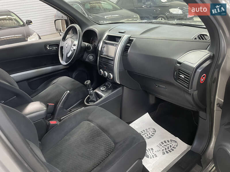 Внедорожник / Кроссовер Nissan X-Trail 2012 в Стрые